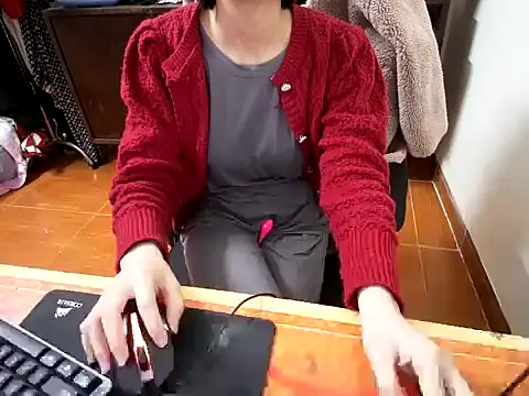 Snapshot of ---Lusi03--- chatting on 02-12-26, 10:59 ---Lusi03--- online show from 02-12-26, 10:59