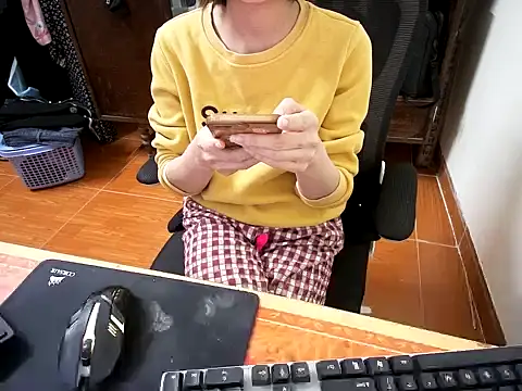 ---Lusi03--- online show from 03-05-26, 10:23