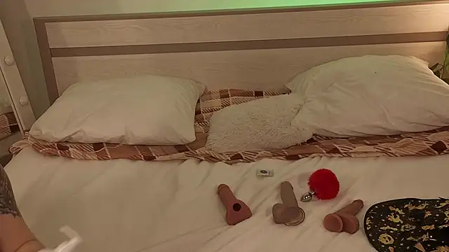 WICKEDEMBER online show from 03-01-26, 02:00