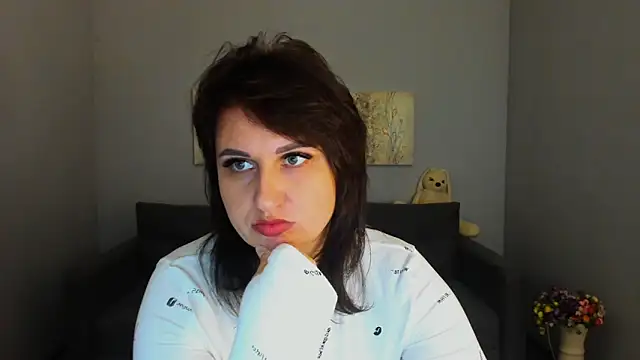 Helen Rossi online show from 11-14-25, 06:39