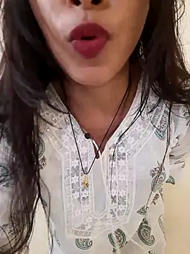 Snapshot of Neha_rani78 chatting on 06-18-26, 02:32 Neha rani78 online show from 06-18-26, 02:32