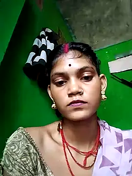 Snapshot of Jooli_cuty chatting on 06-14-26, 04:57 Jooli cuty online show from 06-14-26, 04:57