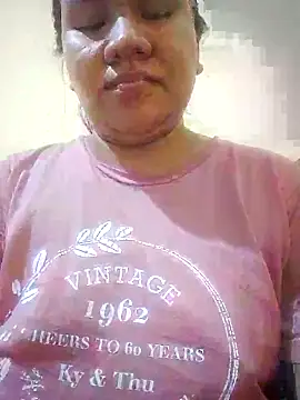 Snapshot of rebelde502 chatting on 11-10-25, 12:10 rebelde502 online show from 11-10-25, 12:10