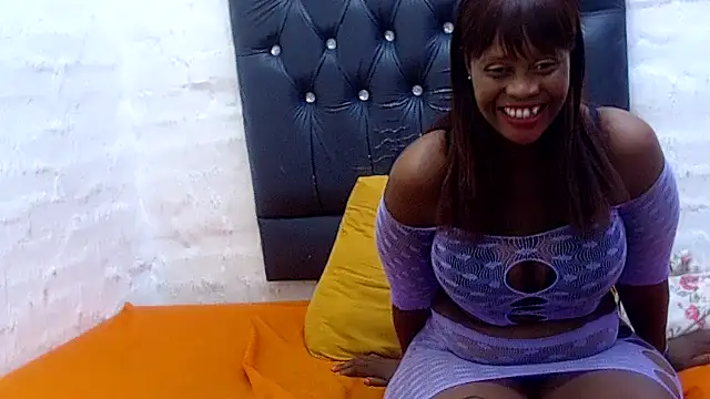 AUGUSTBLOOMxx online show from 11-28-25, 05:24