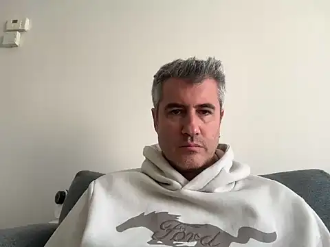 Snapshot of aprendiendo44 chatting on 11-03-25, 02:31 aprendiendo44 online show from 11-03-25, 02:31