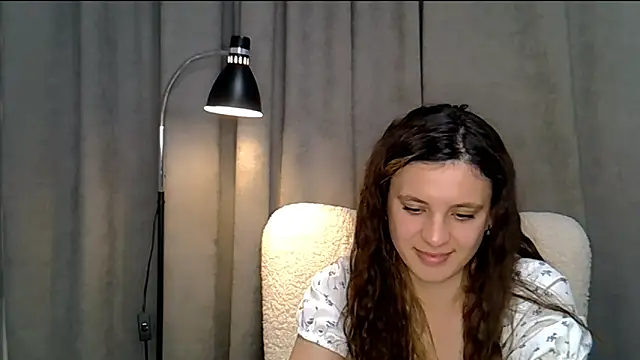 Snapshot of KiraHoney chatting on 05-29-26, 01:39 KiraHoney online show from 05-29-26, 01:39
