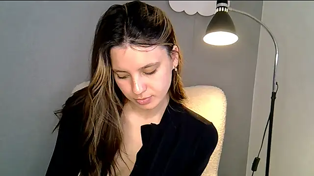 Snapshot of KiraHoney chatting on 05-10-26, 11:14 KiraHoney online show from 05-10-26, 11:14