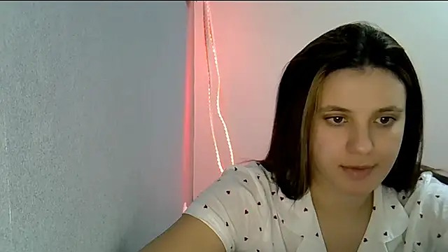 Snapshot of KiraHoney chatting on 02-13-26, 09:48 KiraHoney online show from 02-13-26, 09:48