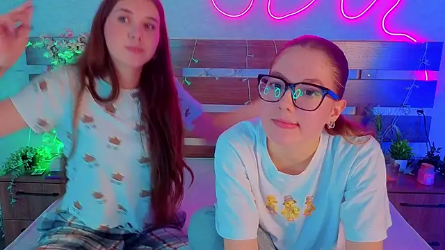 MargaretMorris online show from 12-15-25, 12:44