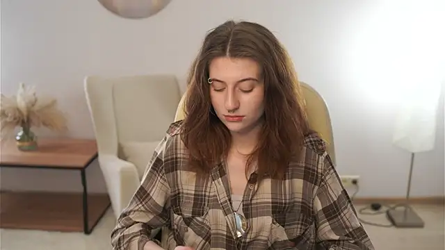 EmmalineNasir online show from 11-06-25, 09:13