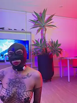 MiluandMIke online show from 11-11-25, 03:01