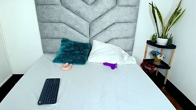 KimberlyFox t online show from 01-17-26, 01:37