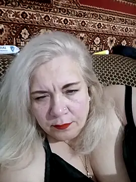 IZOLDA99 online show from 11-04-25, 07:23