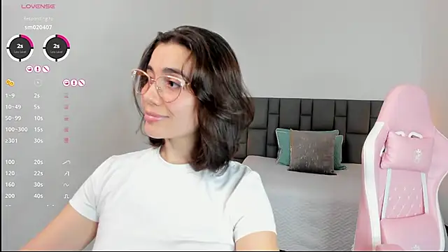 Snapshot of sara_ospinna chatting on 11-04-25, 01:48 sara ospinna online show from 11-04-25, 01:48