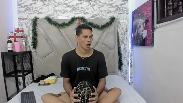 KiraFox1 online show from 12-18-25, 07:50