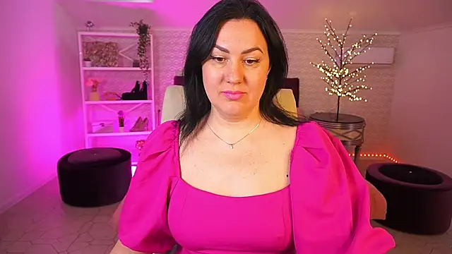 Snapshot of VelvetLuck chatting on 04-20-26, 05:54 VelvetLuck online show from 04-20-26, 05:54