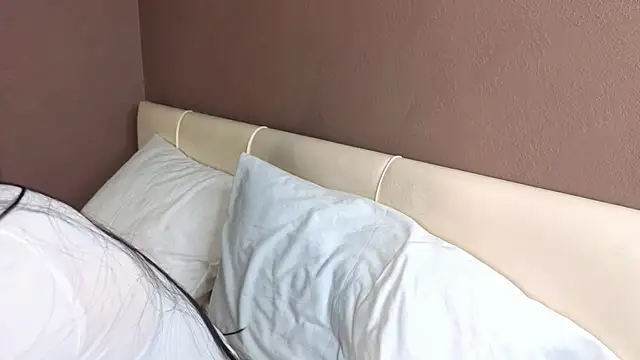 MarvisKuhIo online show from 11-22-25, 05:06