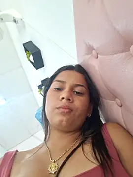 lapicarona18 online show from 12-18-25, 03:49