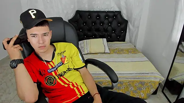 Aleck Boy online show from 11-26-25, 07:58