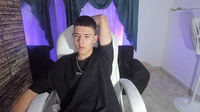 Aleck Boy online show from 11-20-25, 09:04