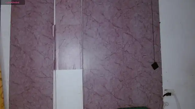 lauxury  online show from 12-18-25, 03:44