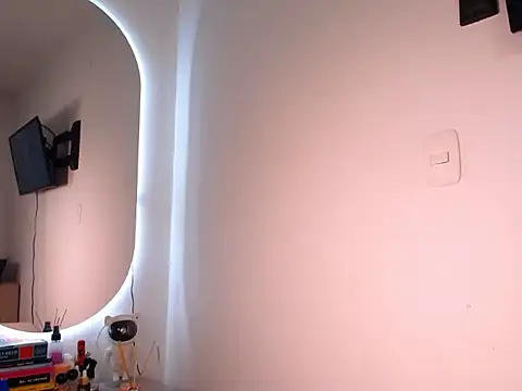 Snapshot of Rosahottt@xh chatting on 01-14-26, 03:04 Rosahotttxh online show from 01-14-26, 03:04