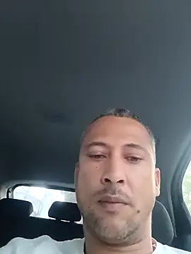 Snapshot of Arrombador20 chatting on 04-15-26, 07:58 Arrombador20 online show from 04-15-26, 07:58