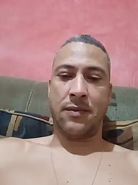Snapshot of Arrombador20 chatting on 06-03-26, 03:28 Arrombador20 online show from 06-03-26, 03:28