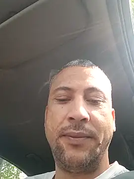 Snapshot of Arrombador20 chatting on 04-16-26, 04:19 Arrombador20 online show from 04-16-26, 04:19