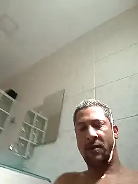 Snapshot of Arrombador20 chatting on 04-07-26, 03:03 Arrombador20 online show from 04-07-26, 03:03