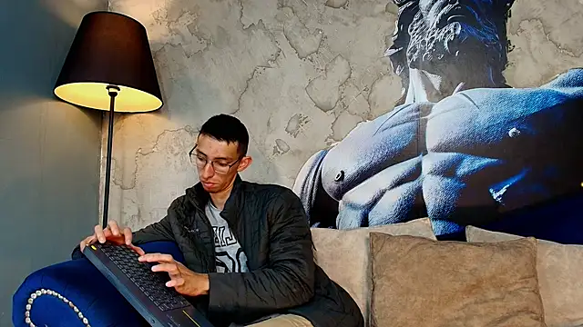 ZyroNight online show from 12-15-25, 07:20