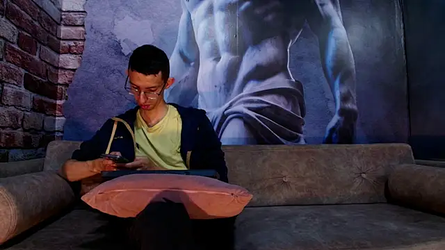 ZyroNight online show from 12-17-25, 07:19