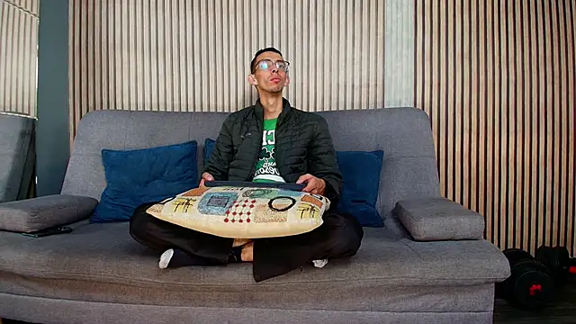 ZyroNight online show from 12-22-25, 07:36