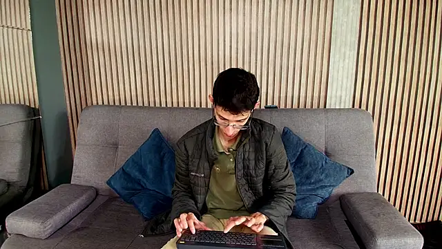 ZyroNight online show from 11-28-25, 01:55