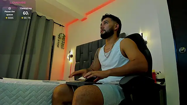 noah corvelle online show from 11-30-25, 02:34