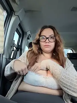 Snapshot of FreakyDreama chatting on 11-17-25, 01:26 FreakyDreama online show from 11-17-25, 01:26