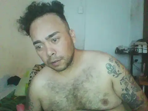 Snapshot of GuilleHotsexy chatting on 11-15-25, 10:25 GuilleHotsexy online show from 11-15-25, 10:25