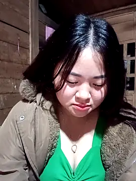 Bee-bgolden online show from 11-27-25, 02:28