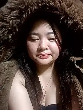 Bee-bgolden online show from 11-24-25, 03:01