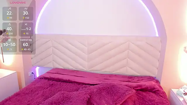 Isabella Crofts online show from 04-11-26, 03:03