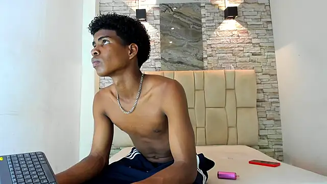 XAVI LEE online show from 11-24-25, 08:20