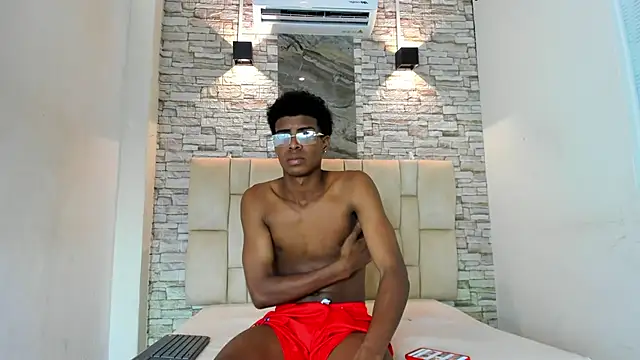 XAVI LEE online show from 11-28-25, 07:58