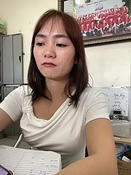 Snapshot of Bana-gibee chatting on 04-23-26, 02:40 Bana-gibee online show from 04-23-26, 02:40