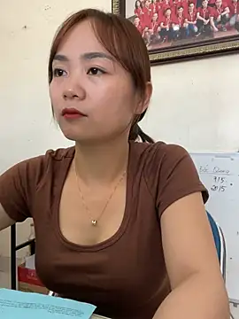 Snapshot of Bana-gibee chatting on 05-19-26, 07:15 Bana-gibee online show from 05-19-26, 07:15