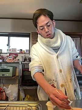 Snapshot of ippei0001 chatting on 02-03-26, 04:10 ippei0001 online show from 02-03-26, 04:10