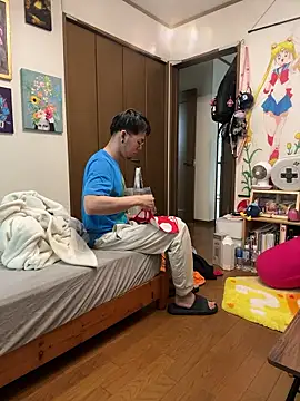 Snapshot of ippei0001 chatting on 04-29-26, 12:04 ippei0001 online show from 04-29-26, 12:04