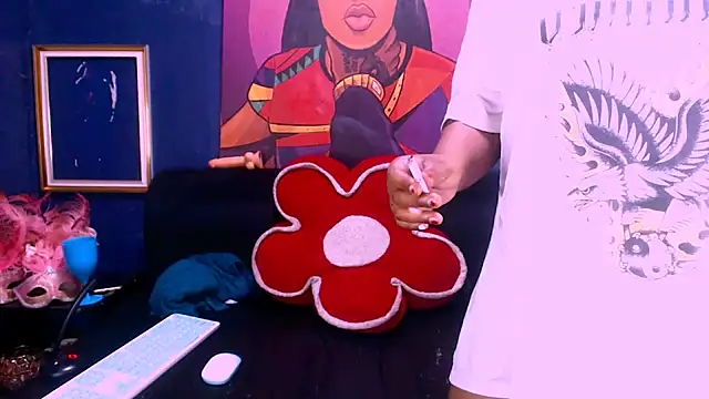 Slipperyebony online show from 01-14-26, 07:12