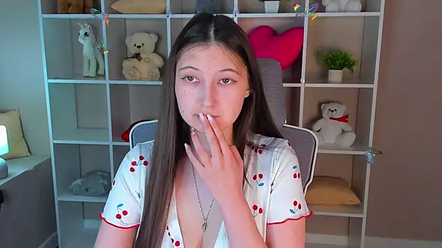 Ella Burns online show from 04-21-26, 02:47