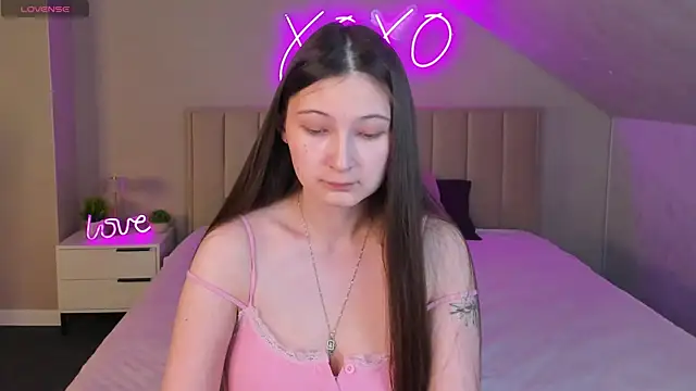 Ella Burns online show from 04-23-26, 01:45