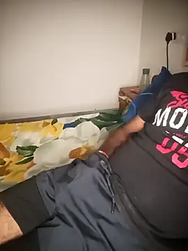 RubyEntity online show from 12-16-25, 01:48